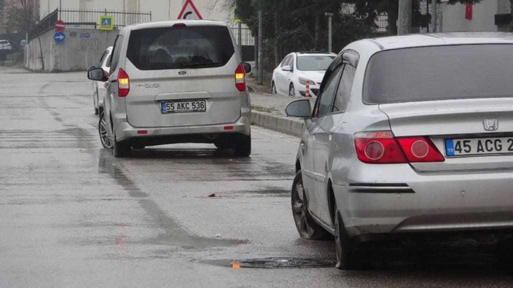 Samsunda Yol Calismasi Kabusa Dondu Araclar Cukura Saplandi1