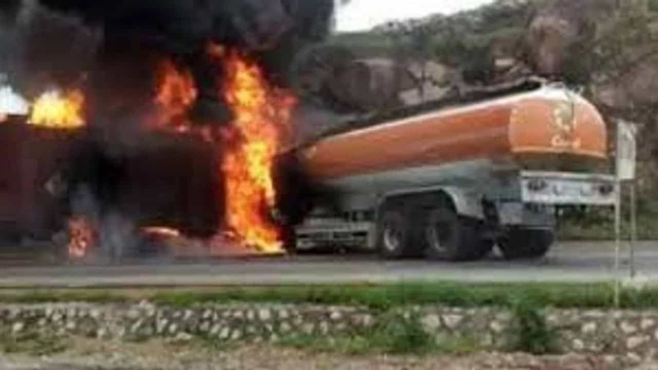 Devrilen Tanker Ölüm Getirdi 60 Kişi Hayatını Kaybetti