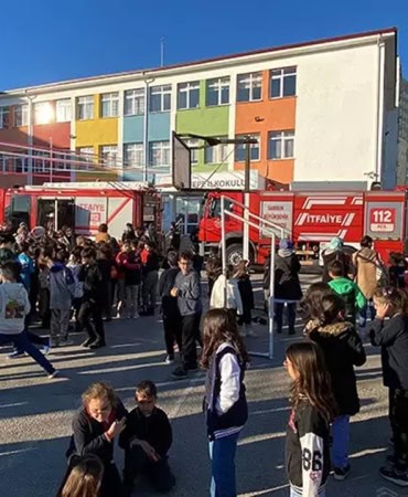 Samsun'da Okulda Elektrik Panosundan Yangın Çıktı