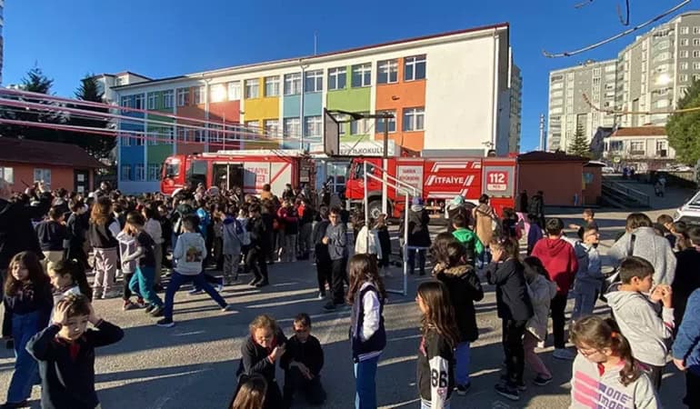 Samsun'da Okulda Elektrik Panosundan Yangın Çıktı