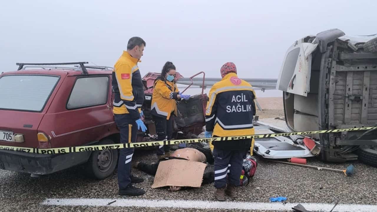 Yoğun Sis Felaketi Kırşehir’de 3 Araç Çarpıştı, 3 Kişi Hayatını Kaybetti1